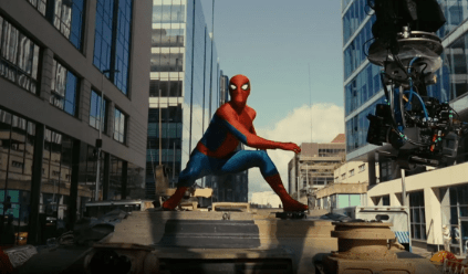 Fotos do set de Spider-Man: Brand New Day revelam a estrela de Stranger Things, Sadie&nbsp;Sink