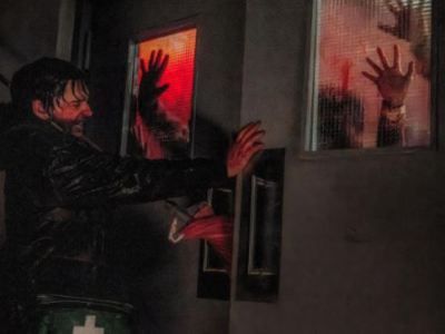 O diretor do filme Resident Evil afirma que “retirou o máximo possível das piadas” após as exibições de&nbsp;teste.
