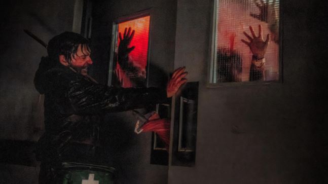 O diretor do filme Resident Evil afirma que “retirou o máximo possível das piadas” após as exibições de&nbsp;teste.