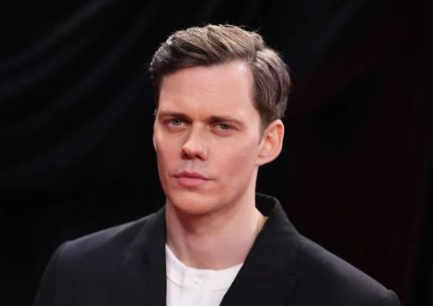 O ator Bill Skarsgård, que interpreta Pennywise, terá o papel principal em Physint, de Hideo&nbsp;Kojima